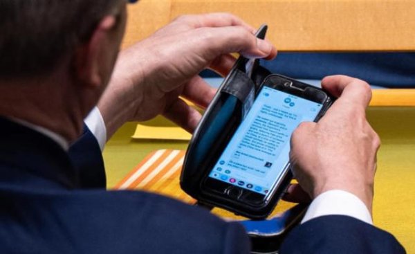 财盈策略 美财长收到短信：刚救助阿根廷，米莱就卖给中国大豆...